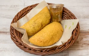Empanadas Colombianas Un Sabor Tradicional en Panaderías La Suegra