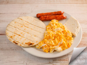 huevos con salchicha ranchera DCarnilsa